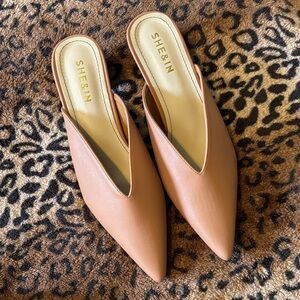 SHEIN Women's Pointed V-Cut Tan Mule Slides